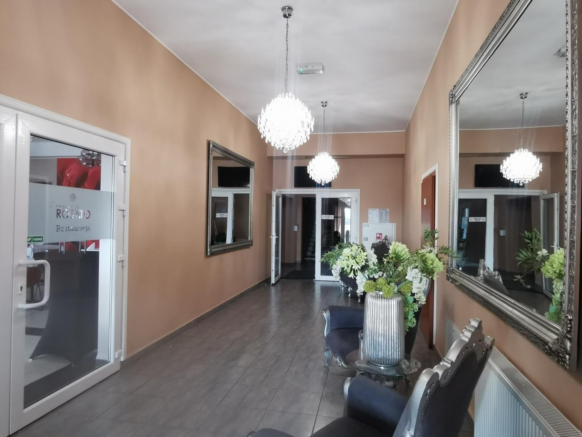 Rezydencja Rosato Mirkow Ngoại thất bức ảnh